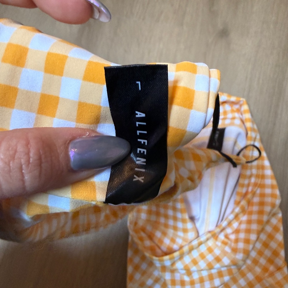 NWOT Allfenix gingham plaid workout set - Picture 7 of 7
